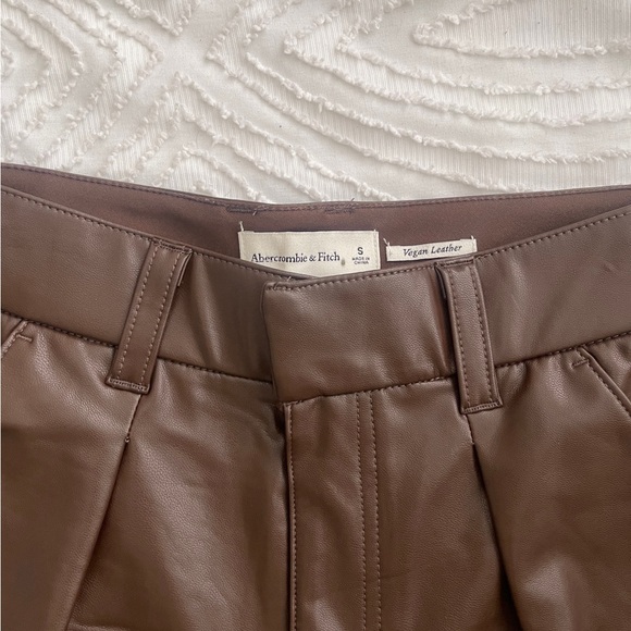 NWT Abercrombie & Fitch Brown Leather Shorts - Picture 4 of 4